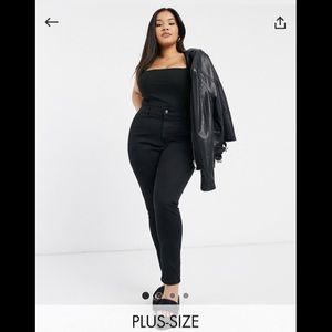 Urban Bliss Plus stretch skinny jeans in black
